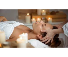 Masseur pour femmes : intimité et discrétion